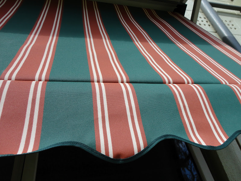 scalloped border design for awnings