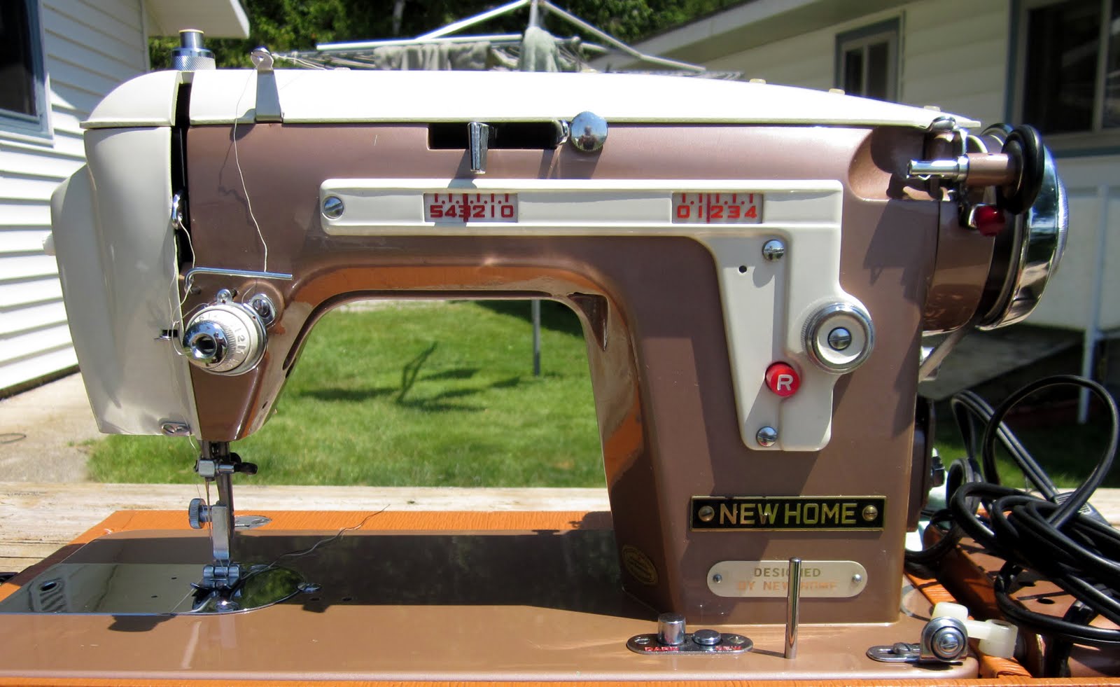 MI Vintage Sewing Machines New Home 532 & 108