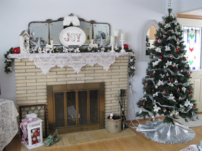 GARAGE SALE GAL: Oh Christmas Tree