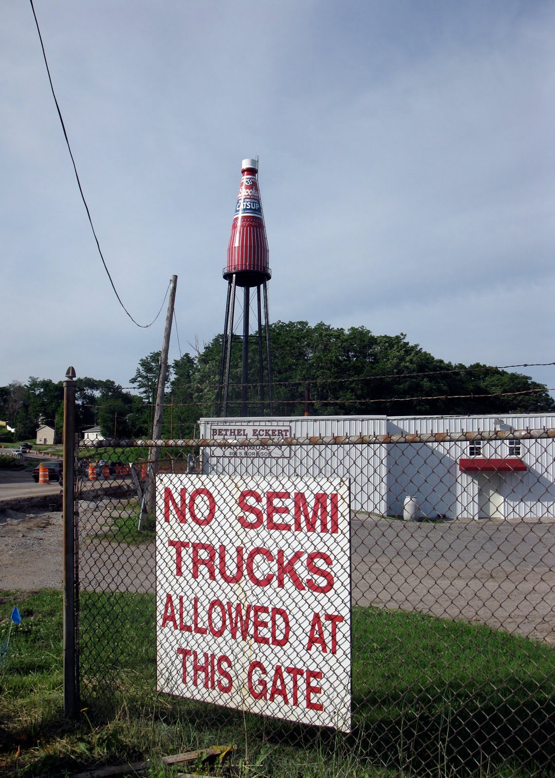 Eccentric Roadside I'll take that as a condiment The World's Largest