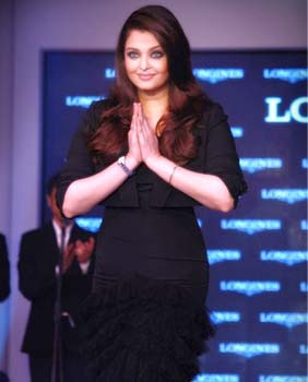 Aishwarya Rai at Launch of Longines Fashion Show 