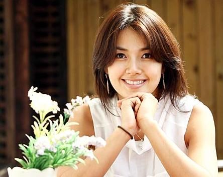 SHIN AE RA KOREAN STAR ACTRESS PROFILE STATUS UPDATES ~ CELEBRITY STATUS