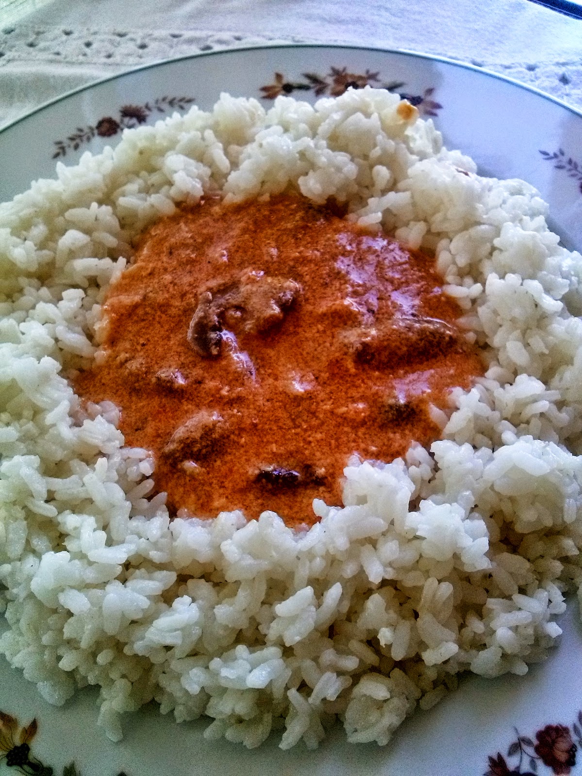 Champiñones En Salsa Con Arroz