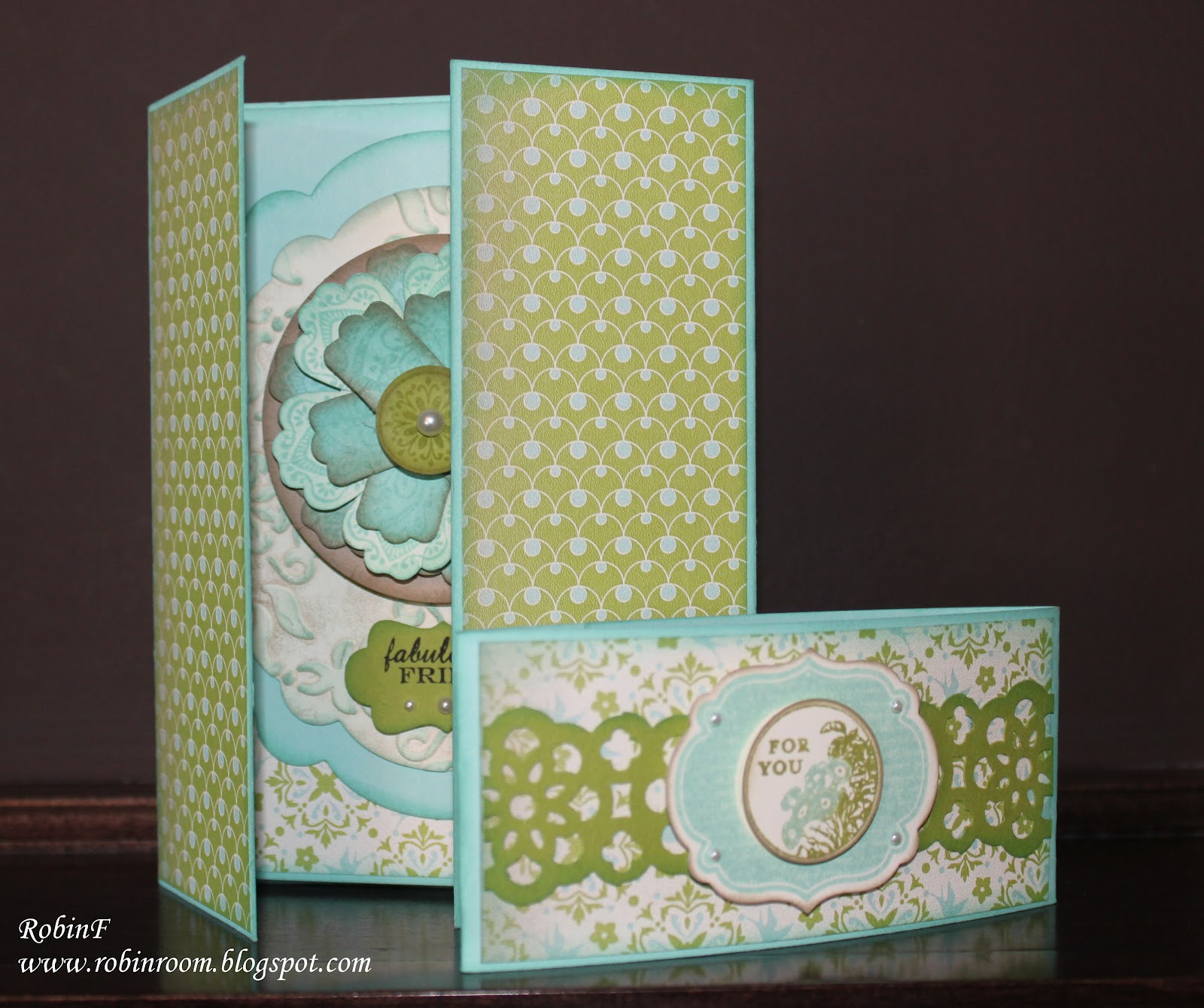 Robin's Room GatefoldEasel Card