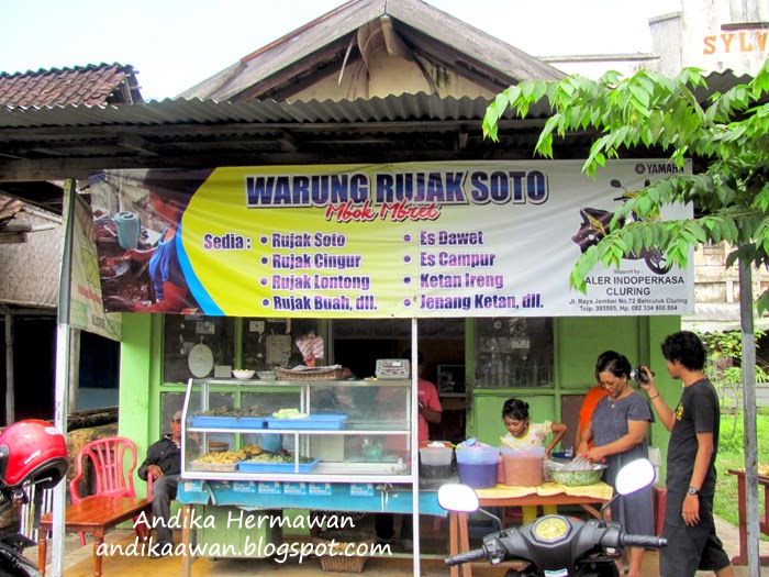 Penikmat Perjalanan Rujak Soto Mbok Mbret Banyuwangi