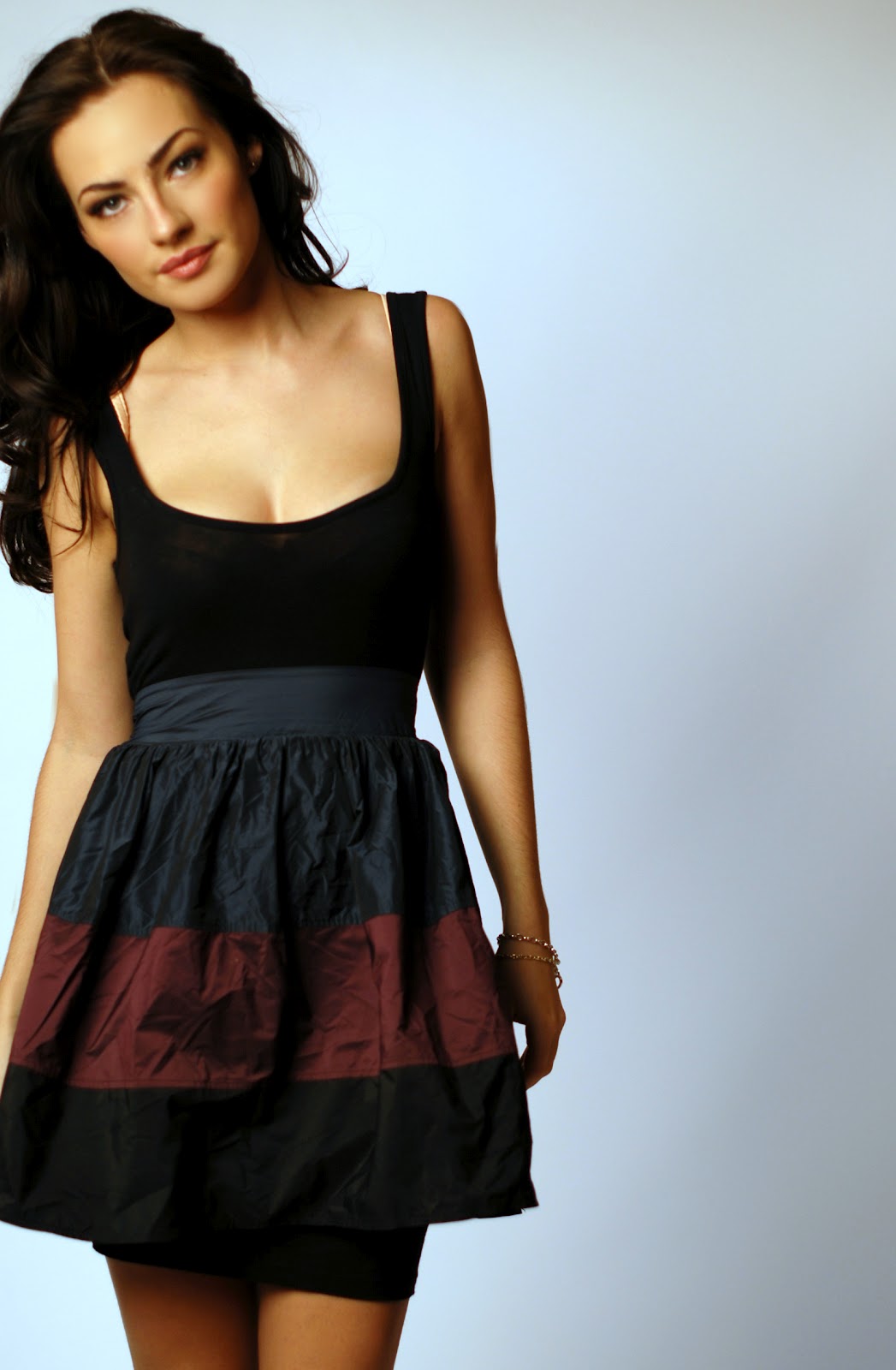 http://1.bp.blogspot.com/-x47UxANnmWQ/Tz8U-a3Ds1I/AAAAAAAAAIc/PEiFGtUWWJw/s1600/DSC_005_FrontTopshopBlackDressSkirt.jpg