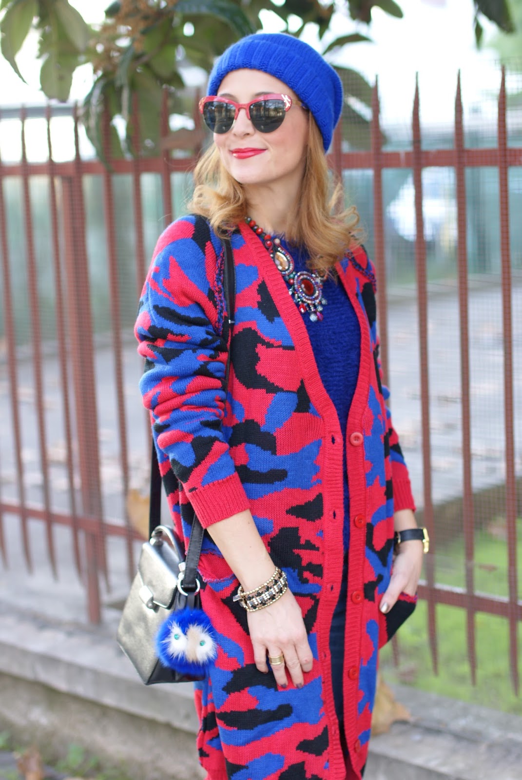 Yoins camo cardigan and furry bag charms on Fashion and Cookies fashion blog, fashion blogger style