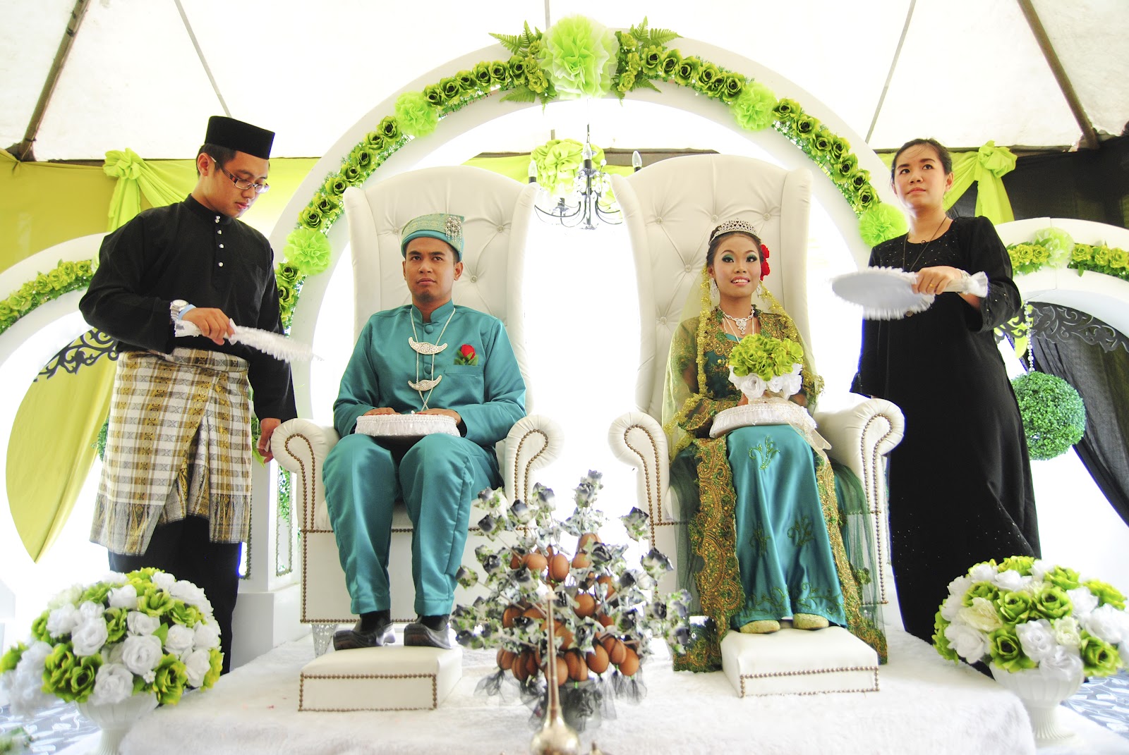 seragam pengantin klasik