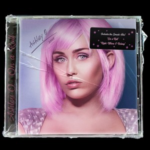 Baixar On a Roll - Ashley O (Miley Cyrus) Mp3 Baixar On a Roll - Ashley O (Miley Cyrus) Mp3