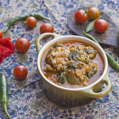 A Cook's Memoir My Kitchen Story with a Camera Spinach Eggplant Curry