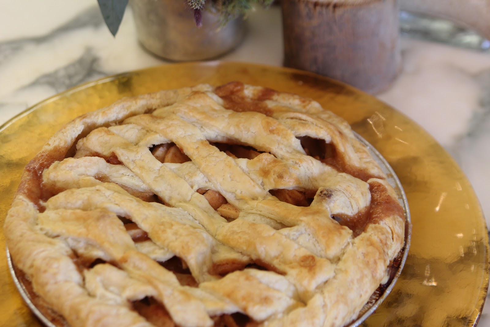 To Market, To Market with San Diego Foodstuff Easy, Stunning Apple Pie