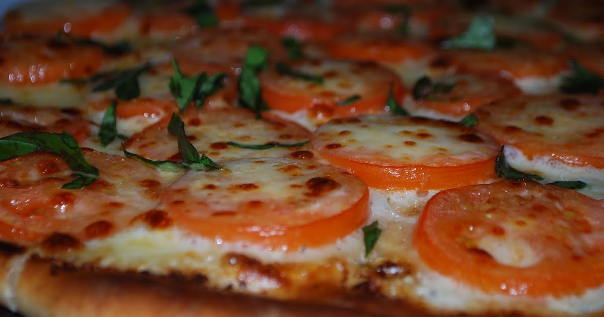 Cooking, baking, and homemaking Easy tomato basil white pizza with