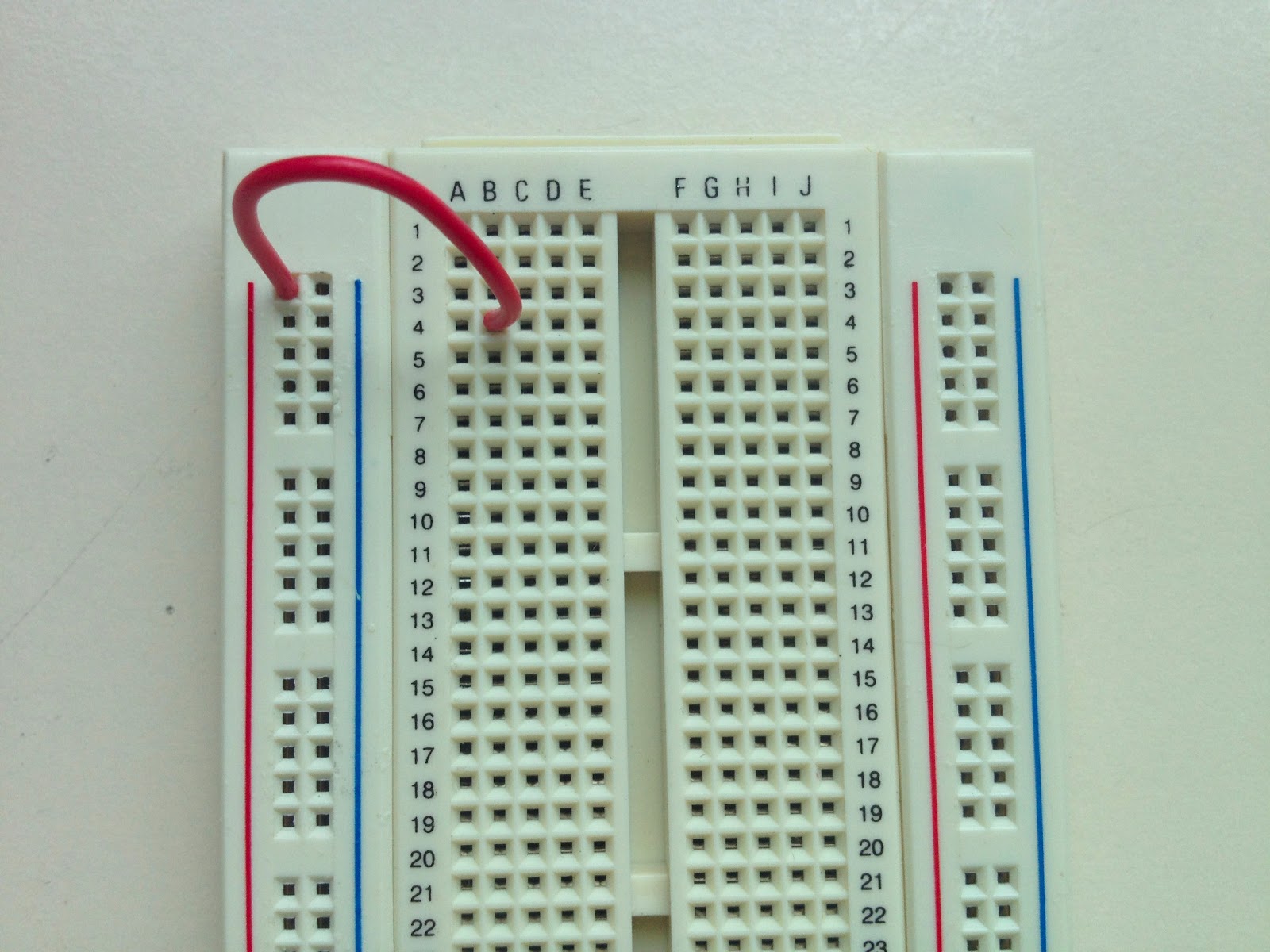 littlescale Breadboard Basics 1 What Is A Breadboard? Structure and