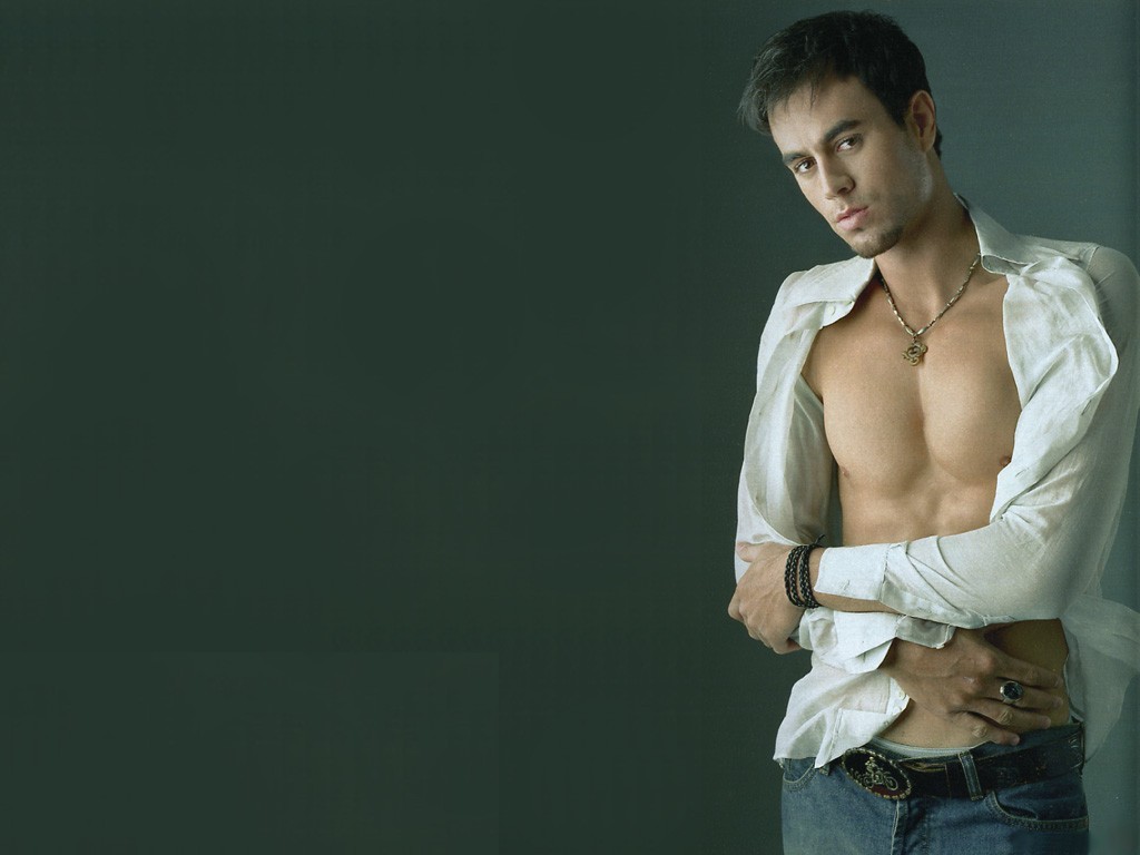 http://1.bp.blogspot.com/-xDiauV8GYQY/T3Yg6W_zSXI/AAAAAAAAFVo/N_yZb0QJ-L4/s1600/enrique_iglesias.jpg