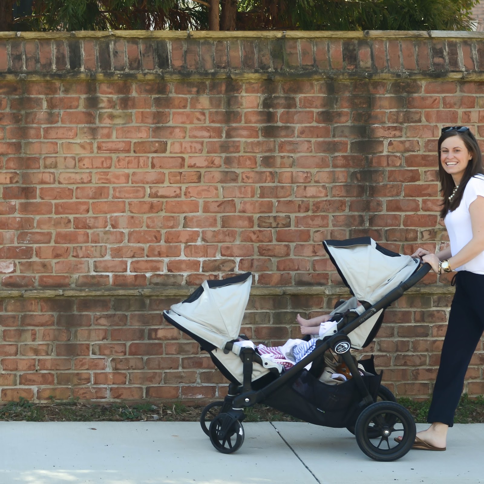 IRON & TWINE Weekend Stroll With Our City Select Double Stroller