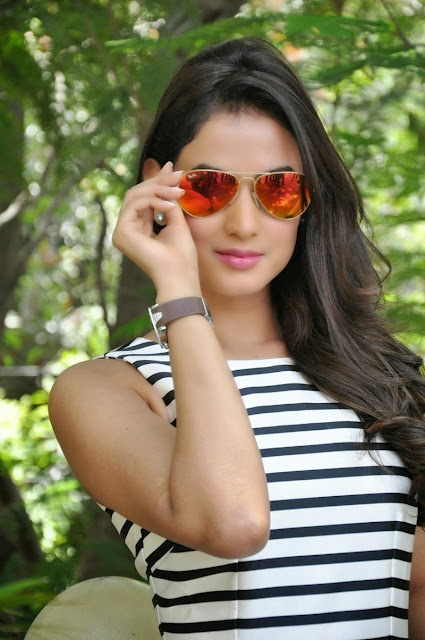 Sonal Chauhan Latest HD
Photos At Pandaga Chesko Promotion Sonal Chauhan
Latest HD Photos At Pandaga Chesko Promotion