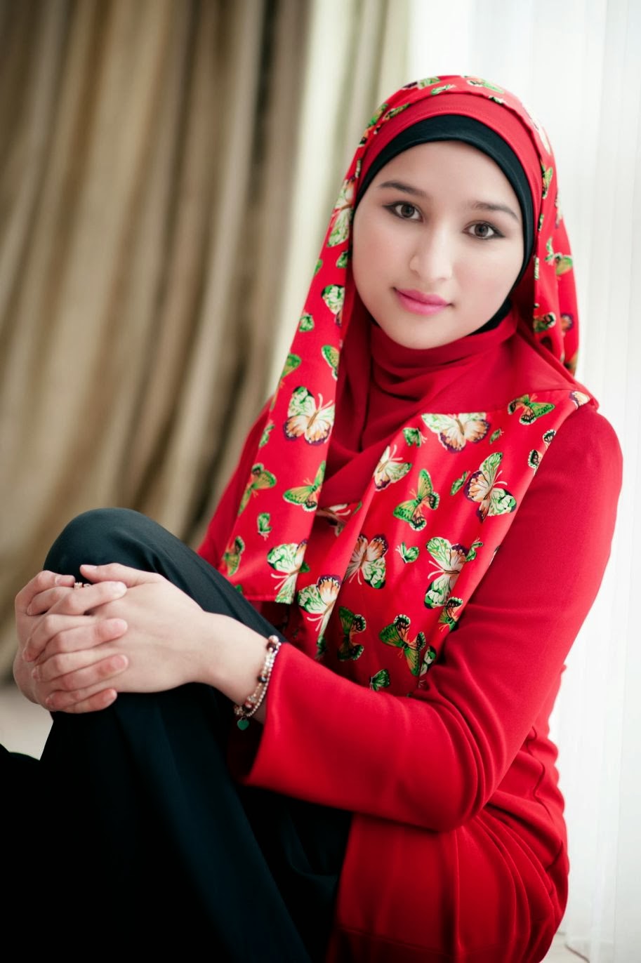 30 Foto Wanita Cantik dengan Jilbab @ Digaleri.com