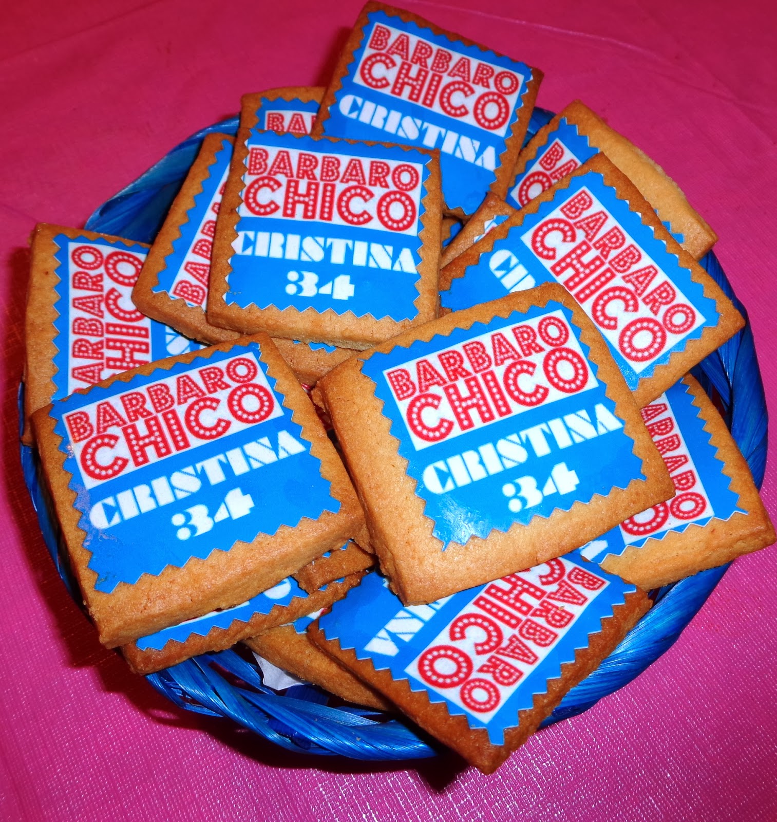 BENDITO DESCONTROL: GALLETAS DECORADAS CON PAPEL DE AZÚCAR BENDITO DESCONTROL: GALLETAS DECORADAS CON PAPEL DE AZÚCAR