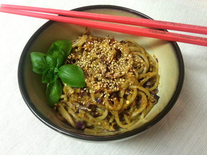 Eat the Rainbow GF Sweet & Spicy Pad Thai Noodle Bowl