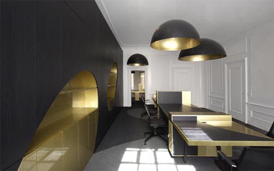 Luxury-office-interior-design-with-black-and-gold