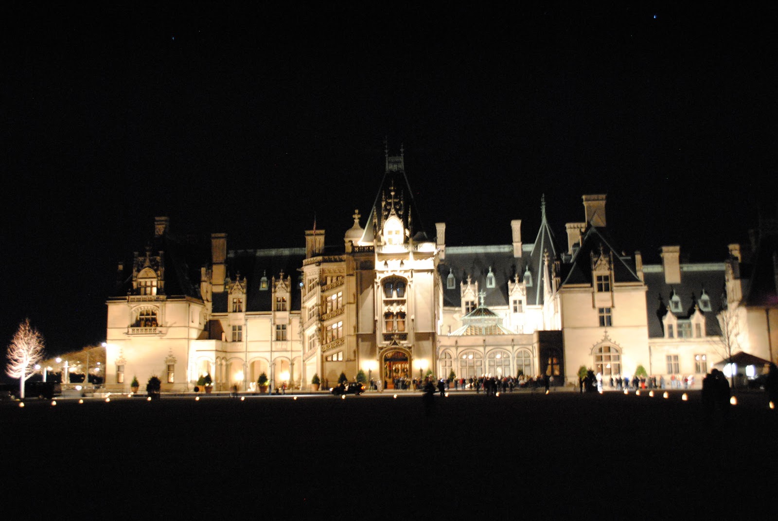 Best Christmas Cities Candlelight Tour Biltmore Estate