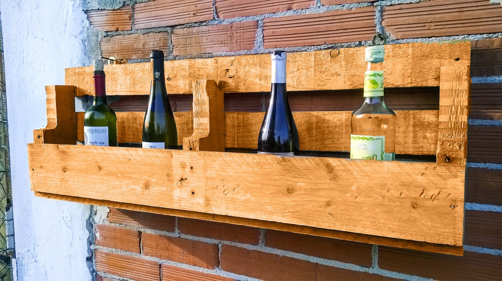 Cantinetta in pallet numerosi modi per guadagnare Cosa fare con i pallet