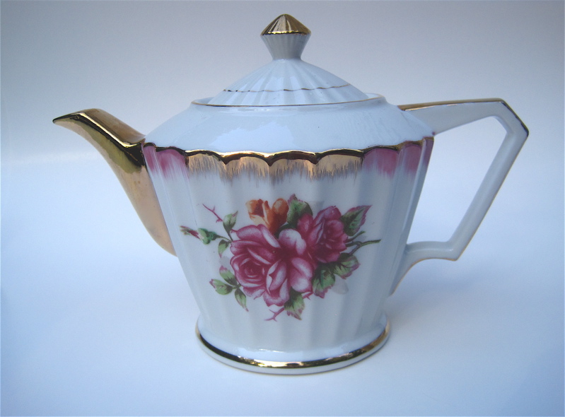 Tea With Friends A thrifty, nifty new teapot