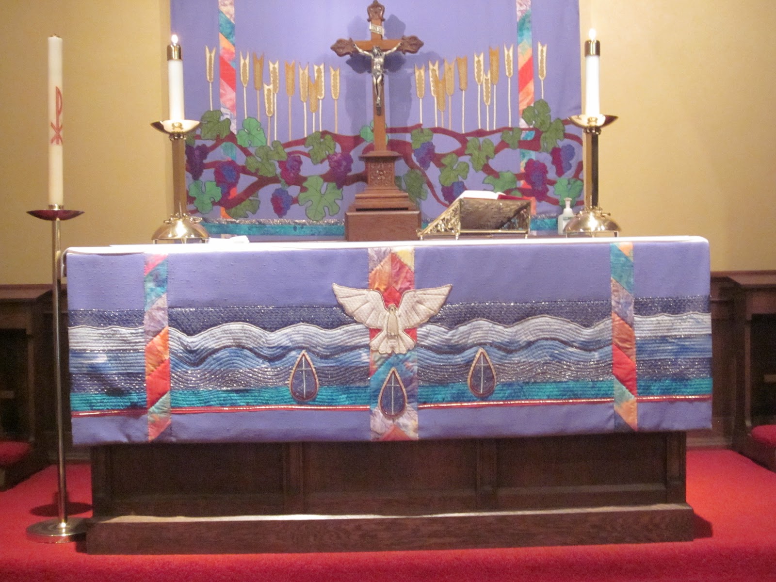 Kitchener Quilter Quilts at the Altar!