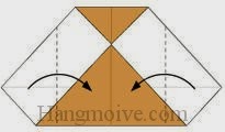 Bước 4: Gấp hai góc tờ giấy hai bên vào trong. Bước 4: Gấp hai góc tờ giấy hai bên vào trong.