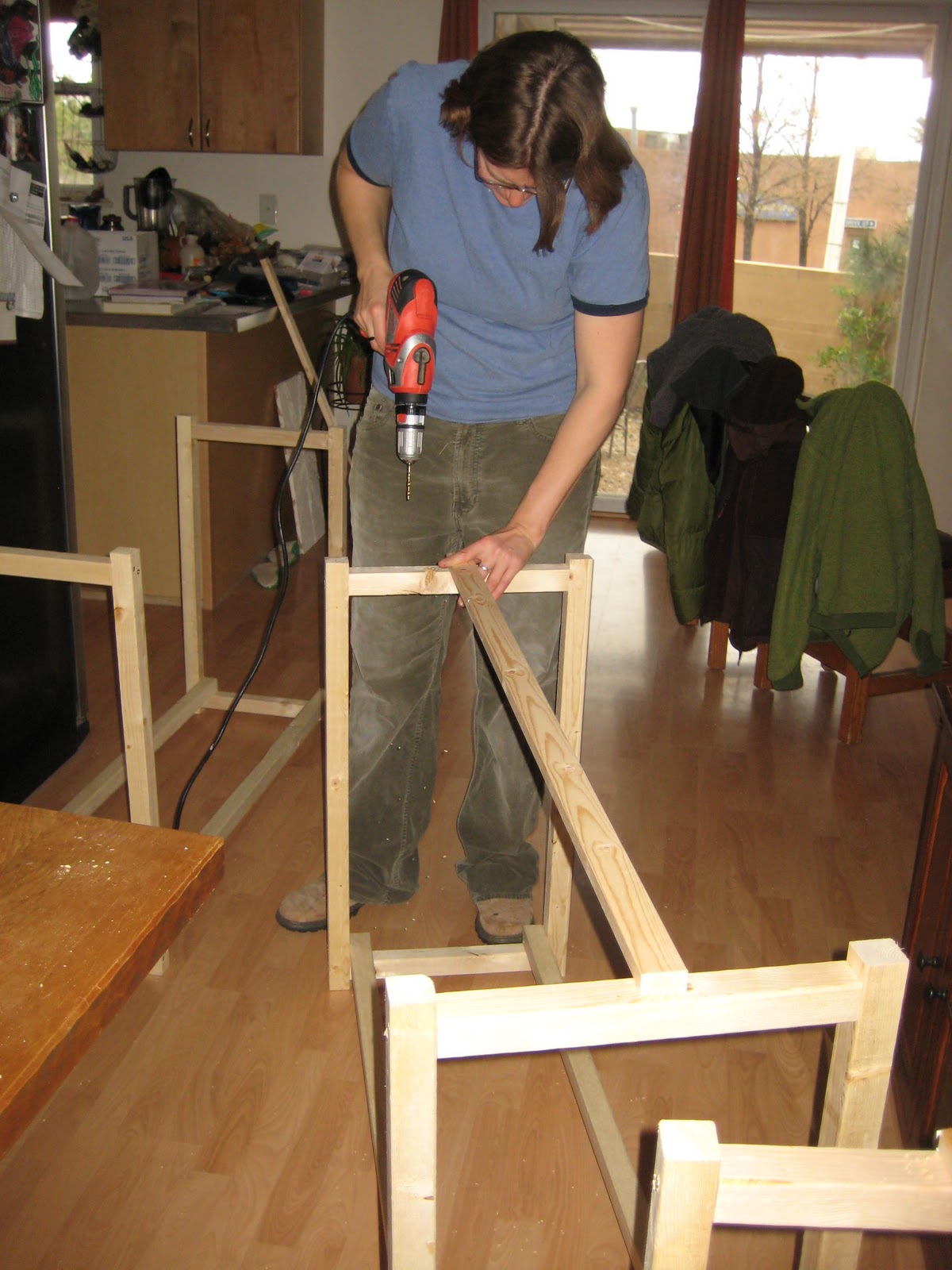 Sky Minded & Ever Growing DIY Grow Light Stand