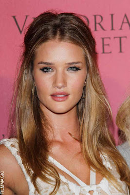 Frisuren für langes Haar Rosie Huntington