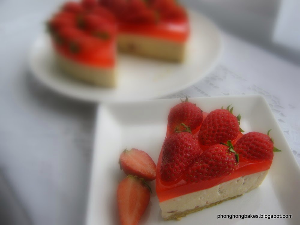 Phong Hong Bakes and Cooks! Yogurt Jelly Strawberry Cheesecake