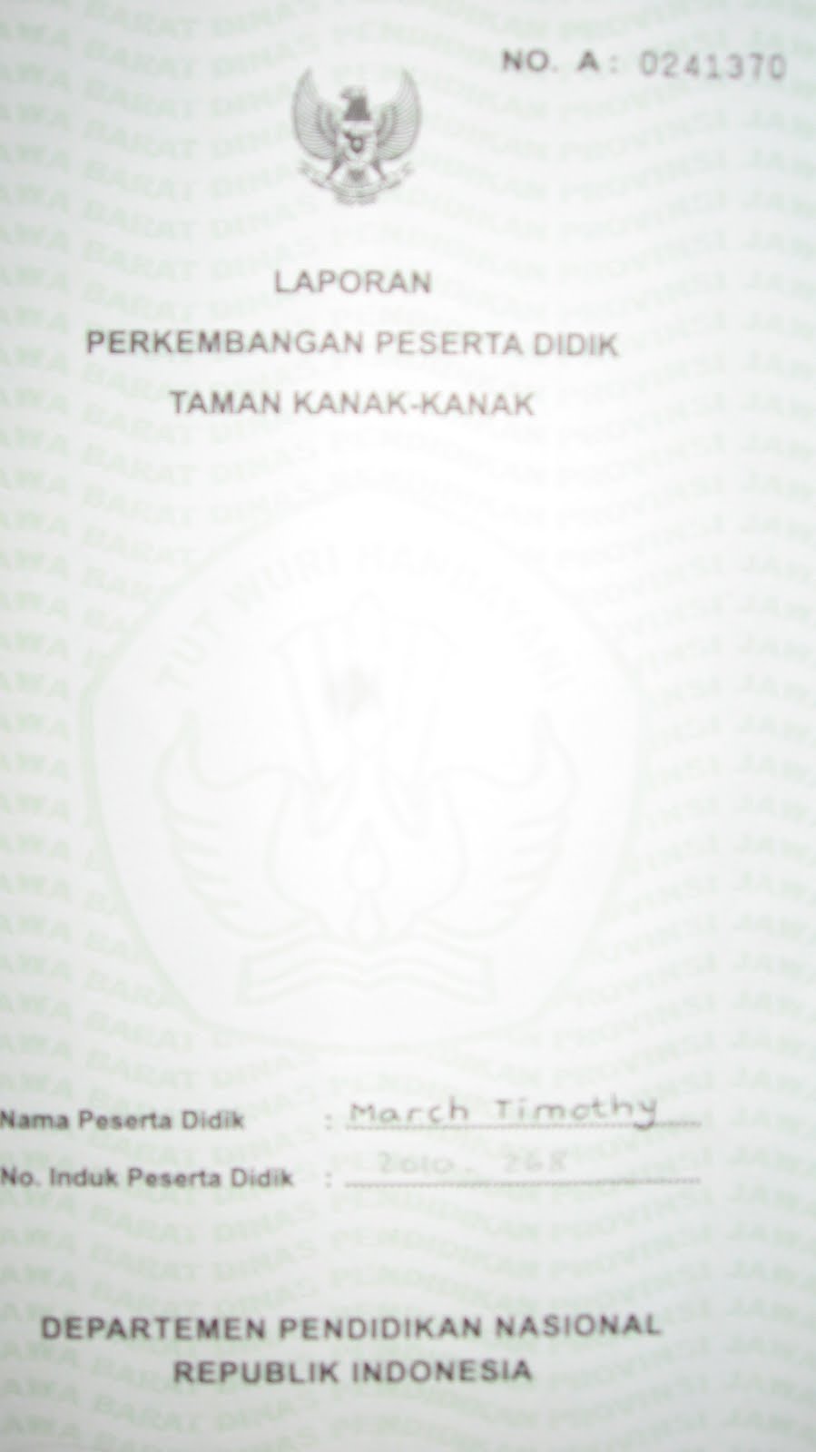 Catatan Ibu Guru / The Teacher�s Diary Gangguan / Distraction