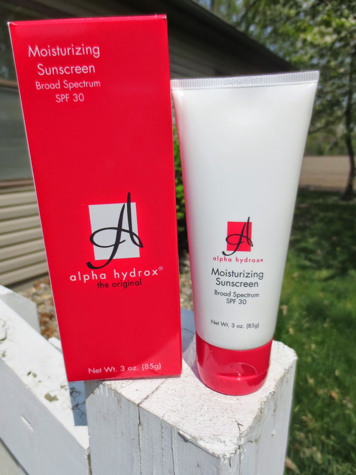 Gloria's Bits and Pieces Alpha Hydrox Moisturizing Sunscreen SPF 30