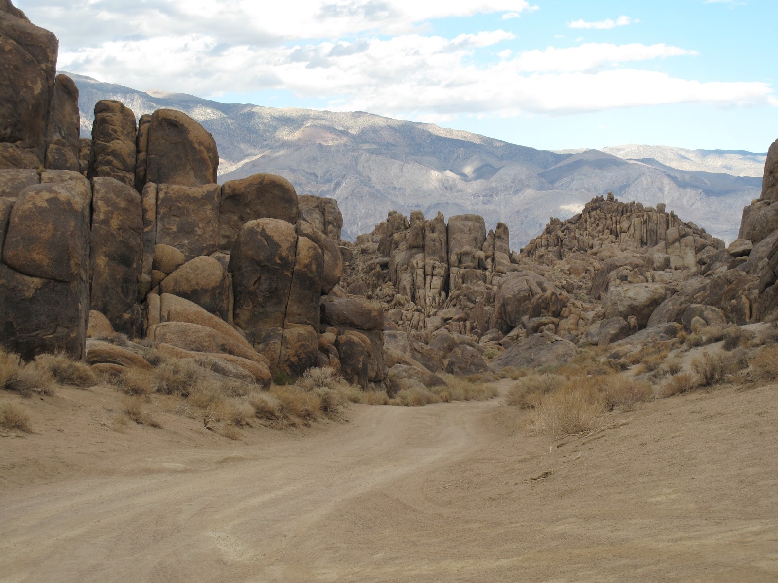 The road up the portal is full of curves and we remarked how we felt