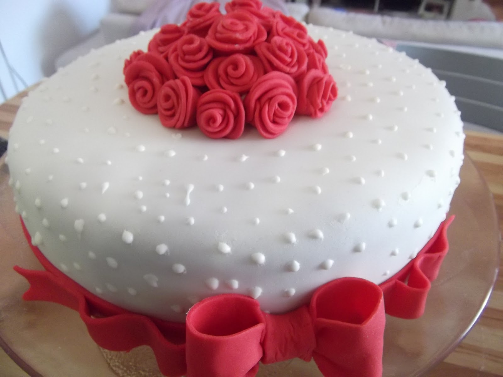 "Por onde for quero ser seu par" Cobrindo bolo com pasta americana