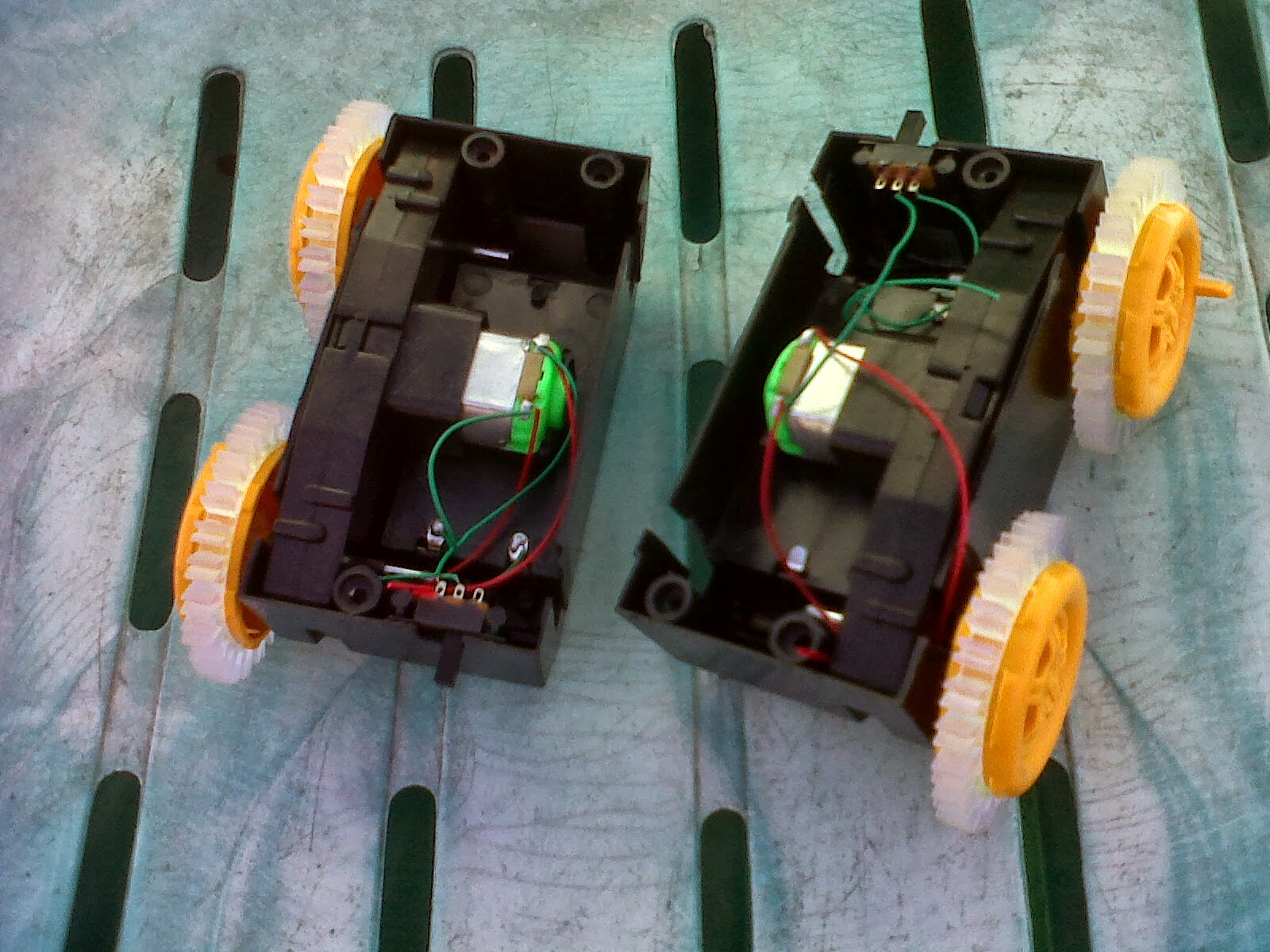 Kumpulan Proyek Robot: Bikin Robot dari Mainan Bekas