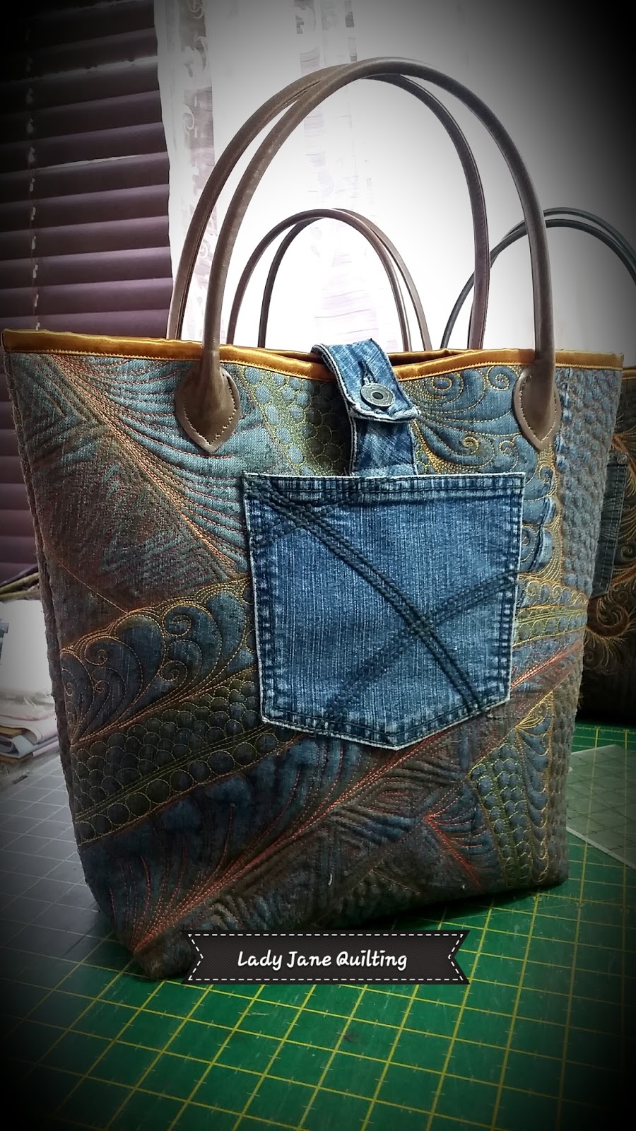 Lady Jane Quilting FREE MOTION QUILTED TOTE BAGS