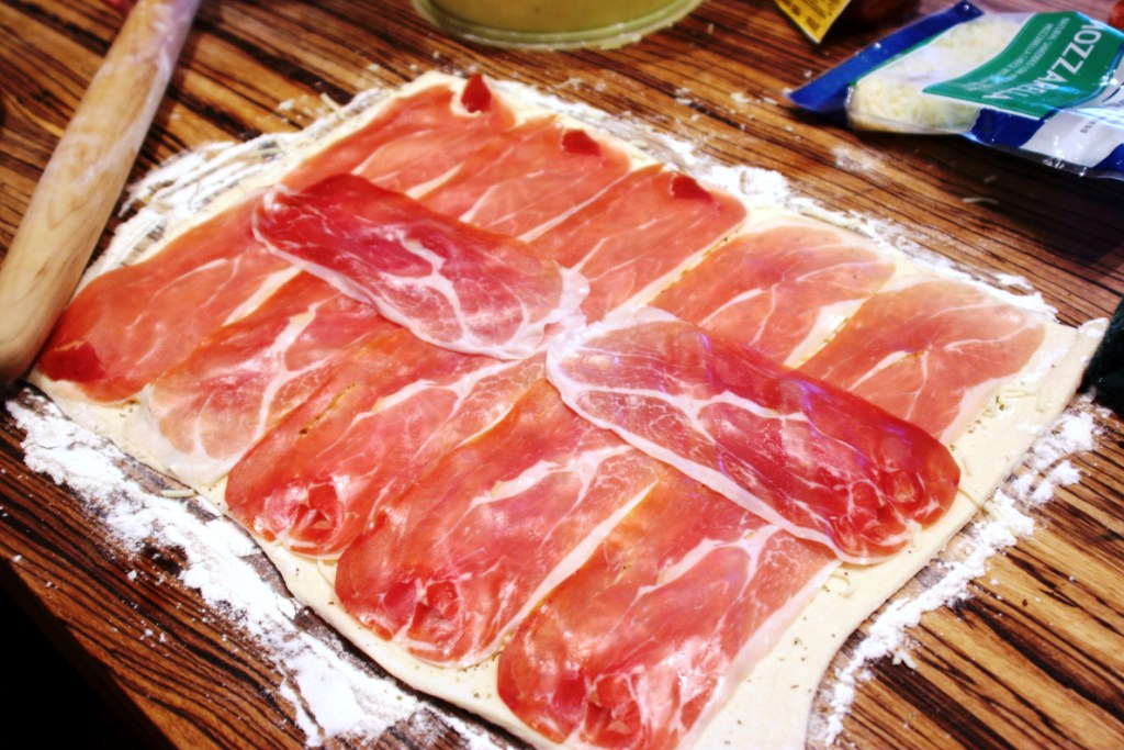 Menu Musings of a Modern American Mom Prosciutto and Spinach Pinweels