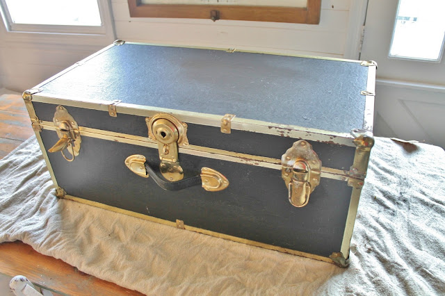 Repurposed Trunk Coffee Table by http://knickoftimeinteriors.blogspot.com/
