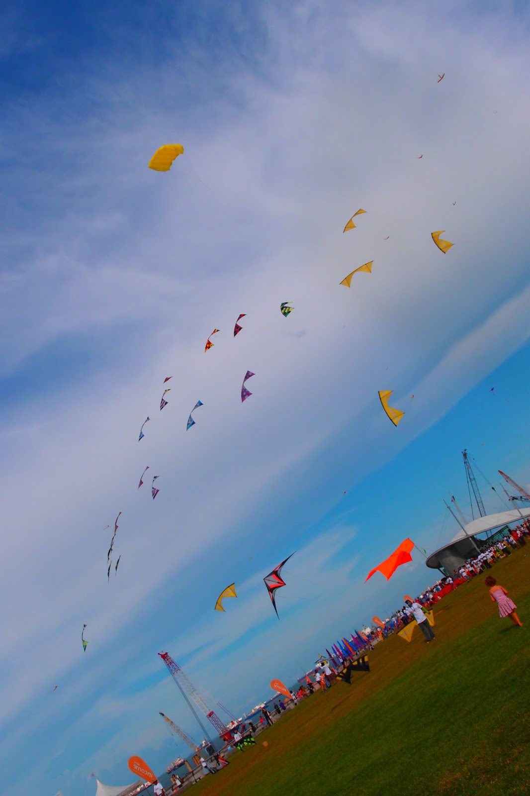 Palimpsest: Kite flying at Marina Barrage
