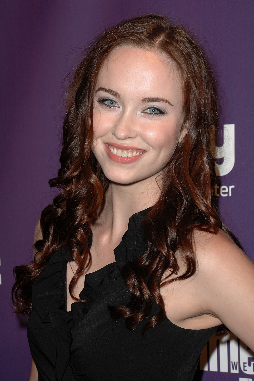 Elyse Levesque summary | Film Actresses