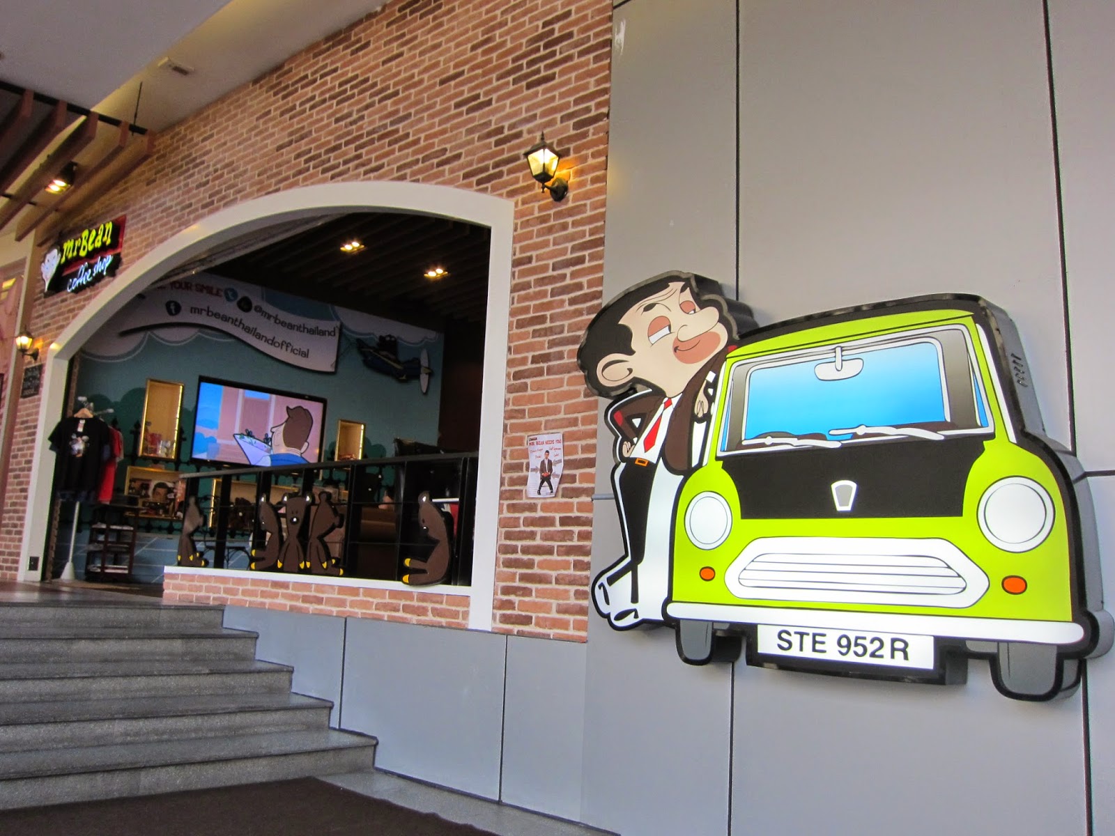 LoLoEatable Mr. Bean Coffee Shop where you can be with your favourite