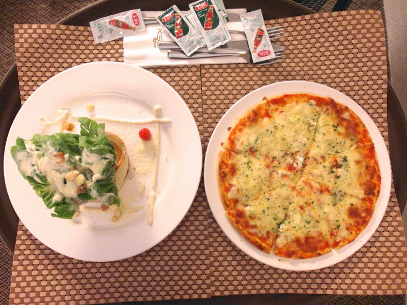 KSL Resort Room Service Caesar Salad and Pizza Malaysia Johor Bahru lunarrive travel blog 