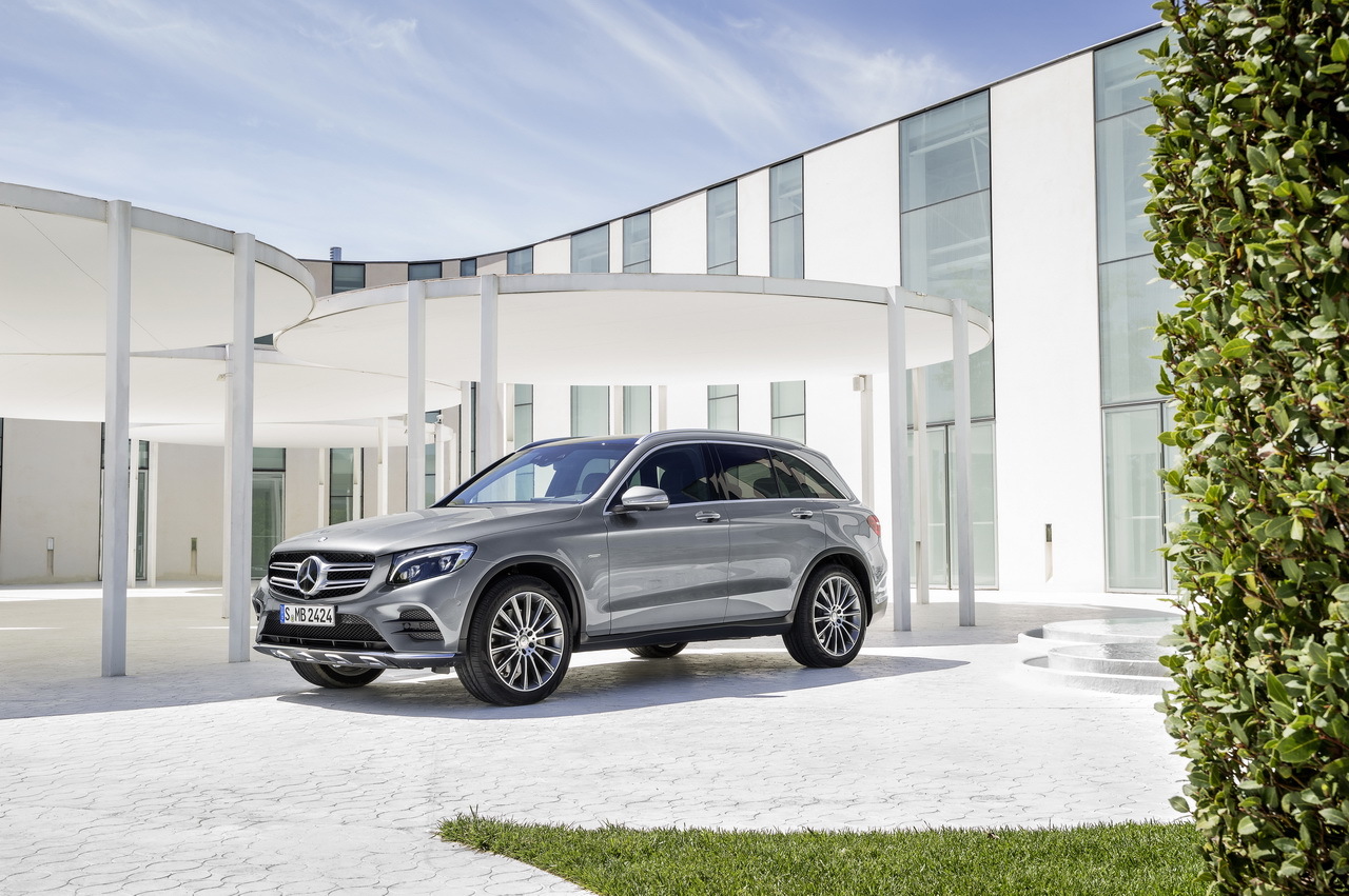[Image: 2016-Mercedes-GLC-15.jpg]