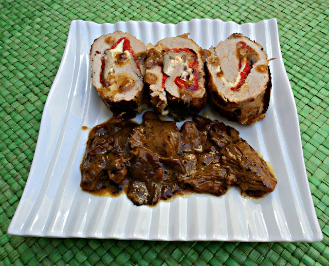 Solomillo relleno al piquillo con salsa de setas