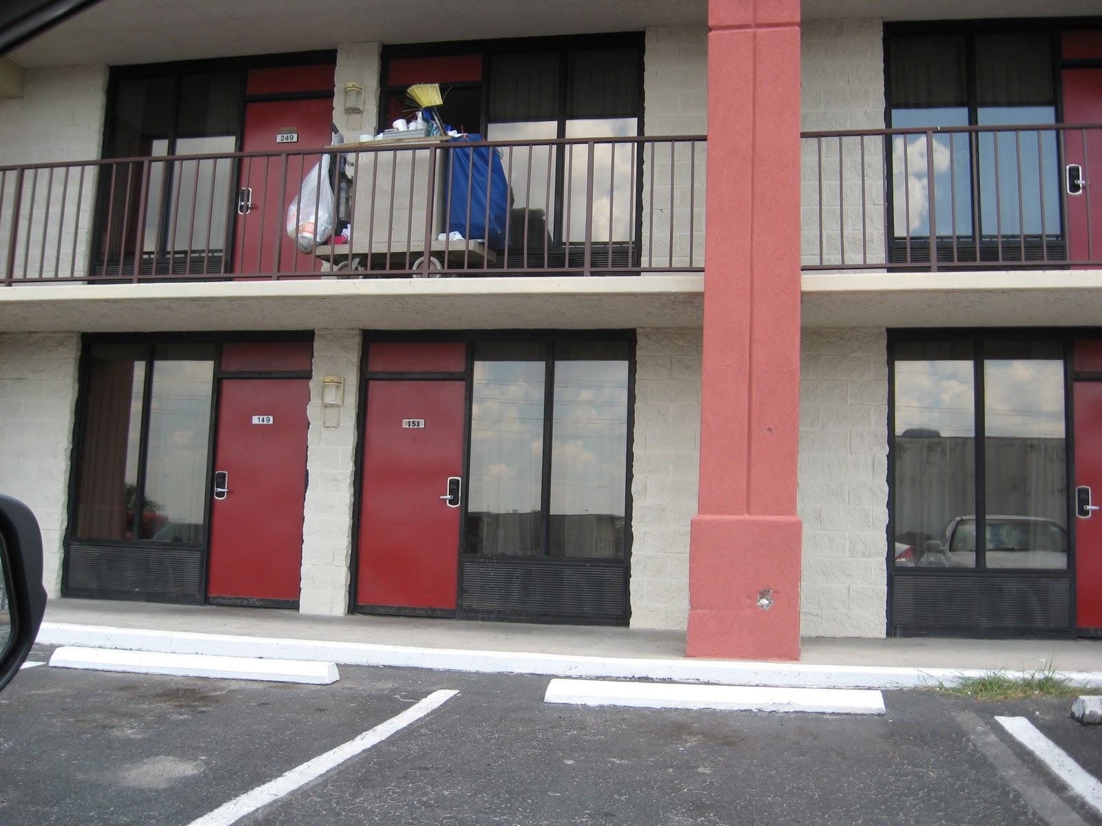 Texas Small Town Adventures: The Scene of the Crime: The Days Inn