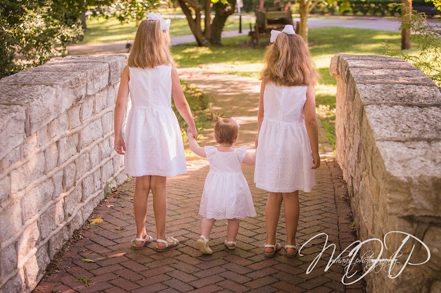 ©2015 MHaas Photography family photography, louisville, ky family photos, anchorage park, family portraits, sisters, three girls