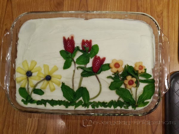 Fun Birthday Cakes without Food Coloring fruit flowers | pambarnhill.com 