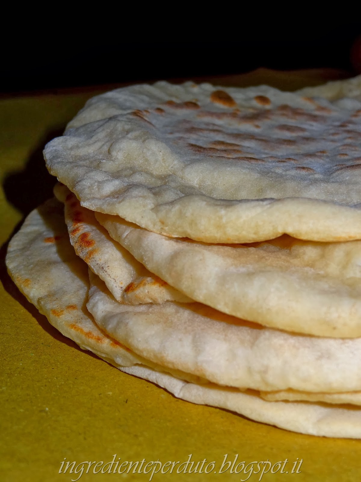 Pane indiano Naan con lievito madre